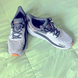 Brand new mens 11.5 Hokas